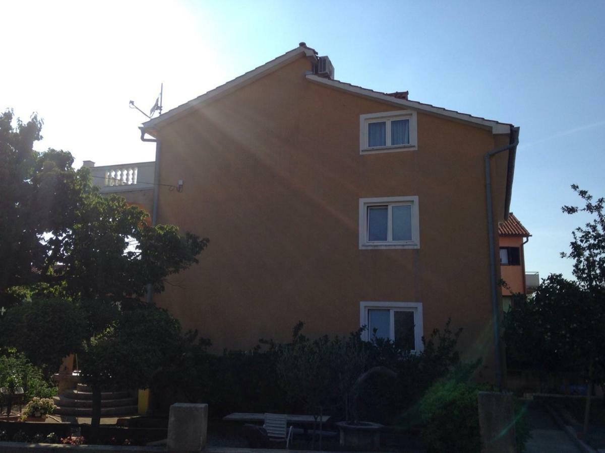 Apartment Aleksandra Malinska Exterior foto